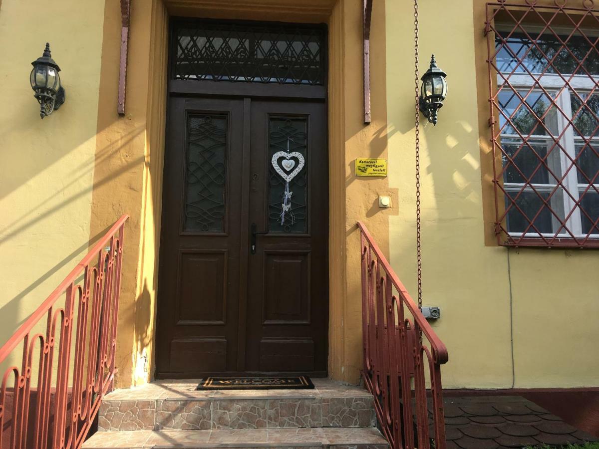 エゲルKatus Apartmanアパートメント エクステリア 写真