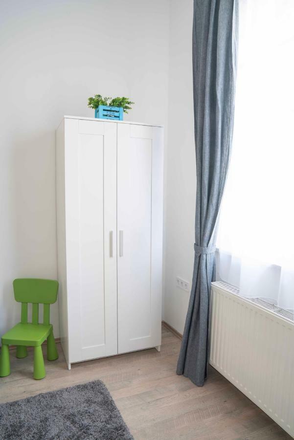 エゲルKatus Apartmanアパートメント エクステリア 写真