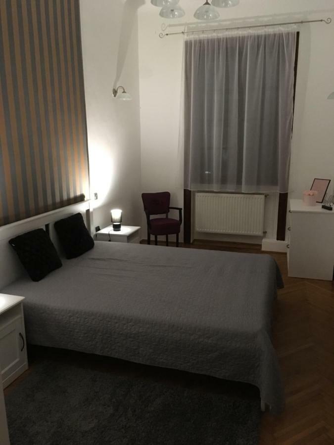 エゲルKatus Apartmanアパートメント エクステリア 写真
