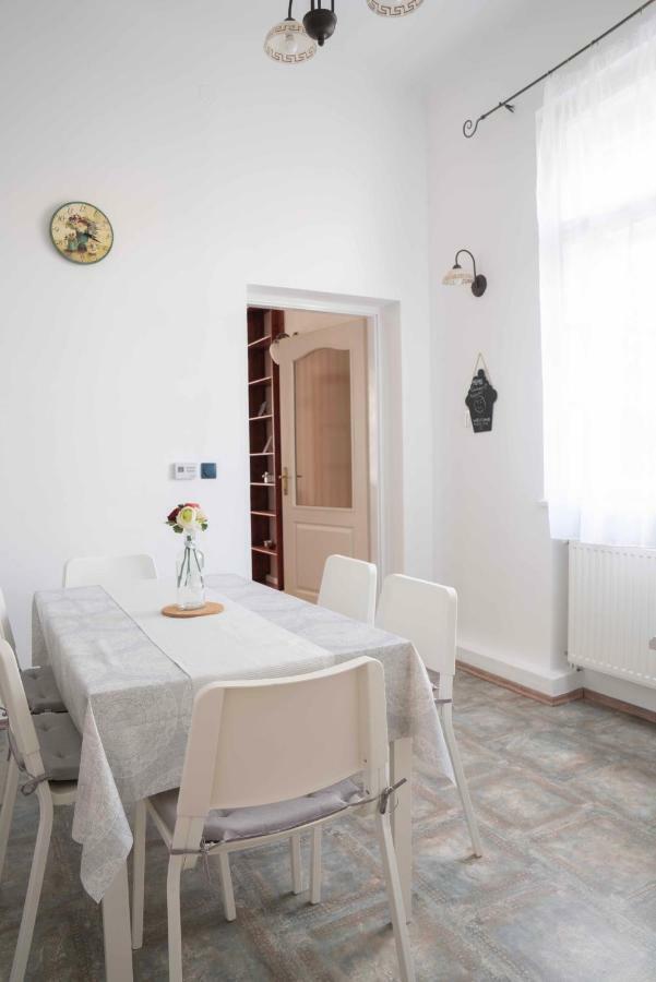 エゲルKatus Apartmanアパートメント エクステリア 写真